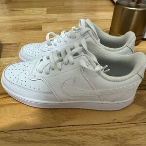 NWOT Nike Court Vision Low Sneakers